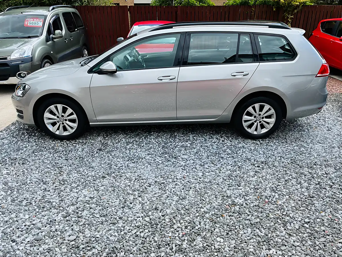 Used 2016 Volkswagen Golf Se Silver - Interior and Exterior details 19