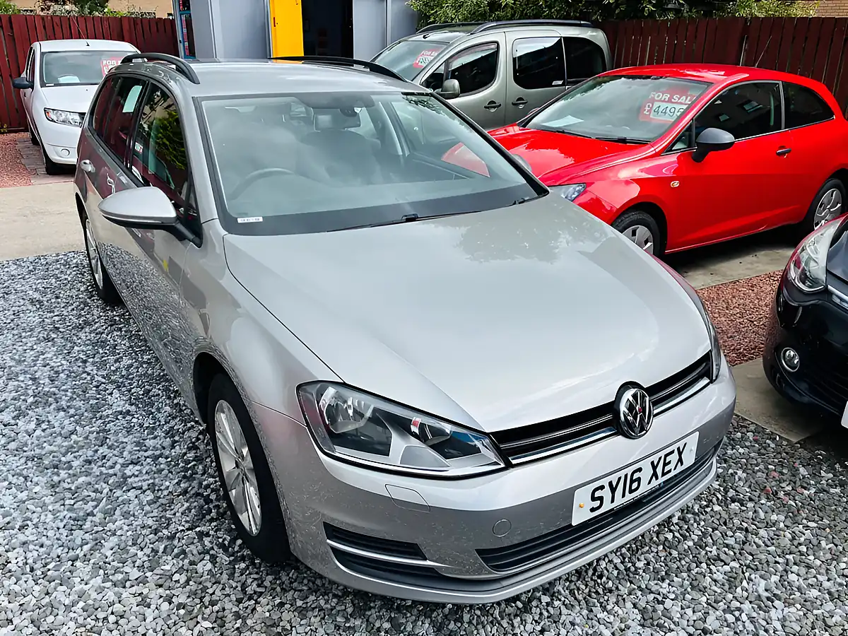 Used 2016 Volkswagen Golf Se Silver - Interior and Exterior details 5