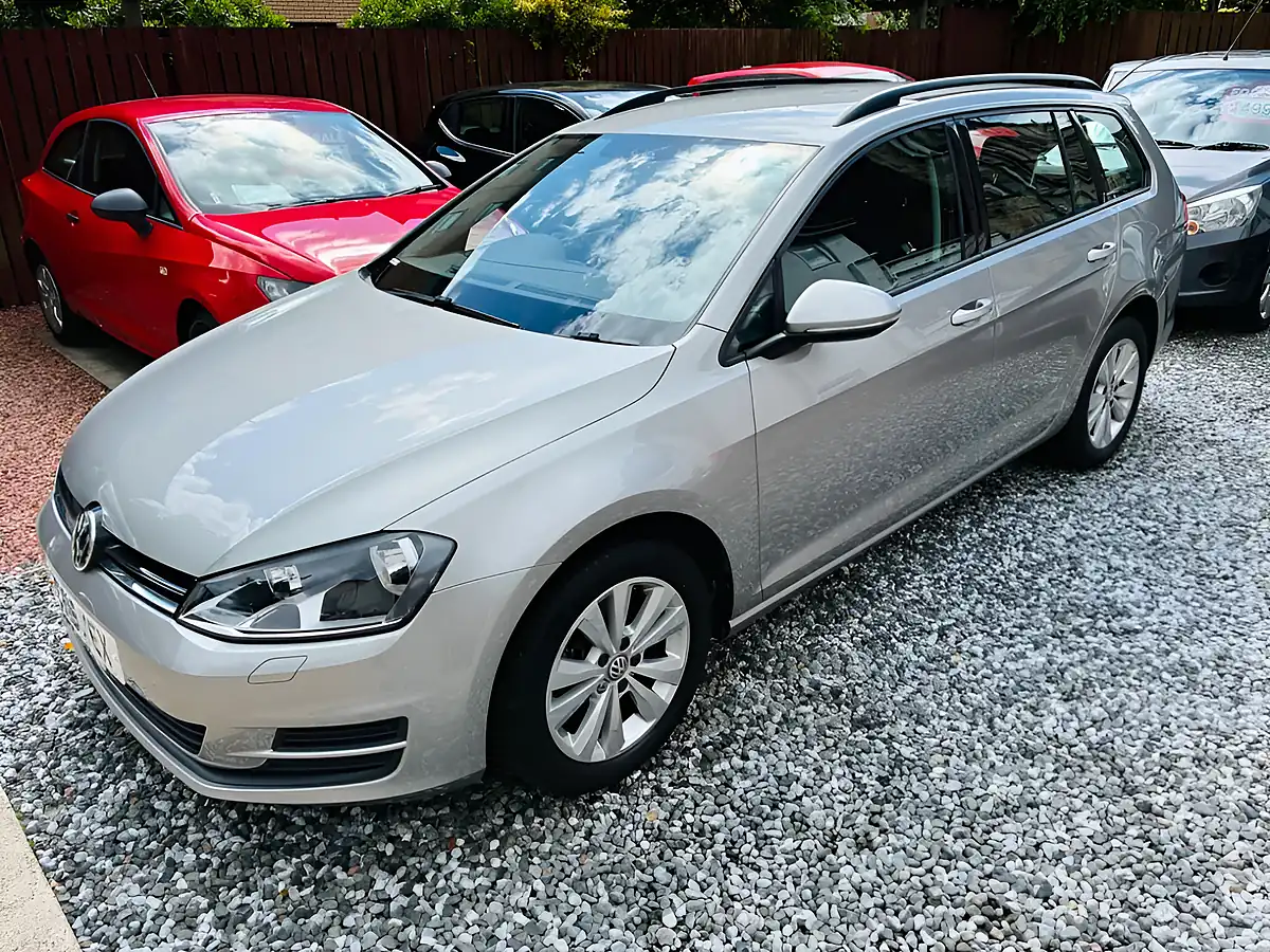 Used 2016 Volkswagen Golf Se Silver - Interior and Exterior details 8