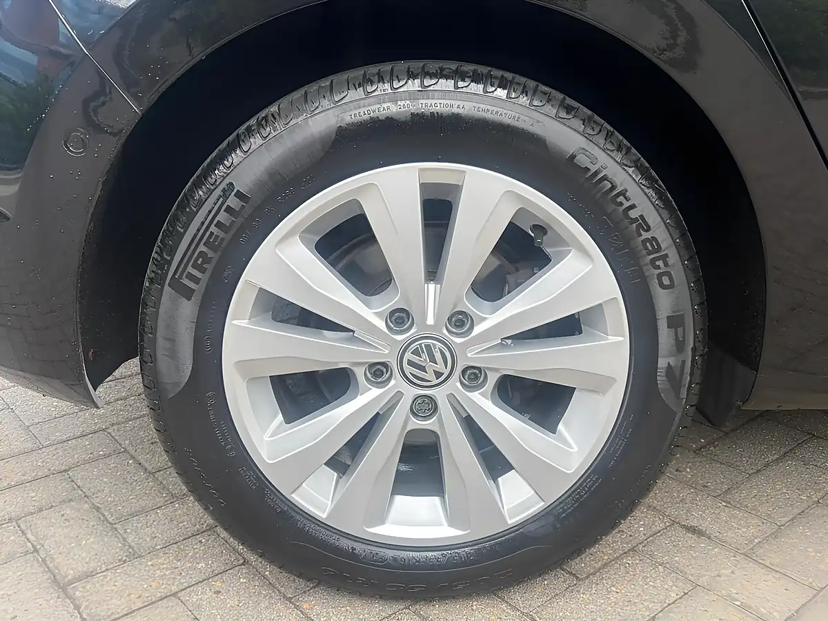 Used 2016 Volkswagen Golf Sv Se Black - Interior and Exterior details 11