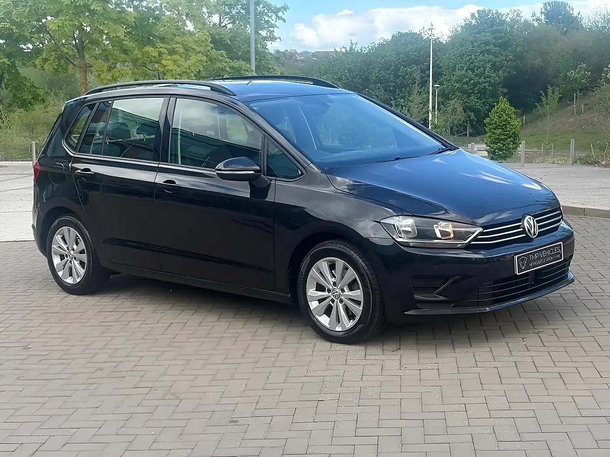 Used 2016 Volkswagen Golf Sv Se Black - Interior and Exterior details 2