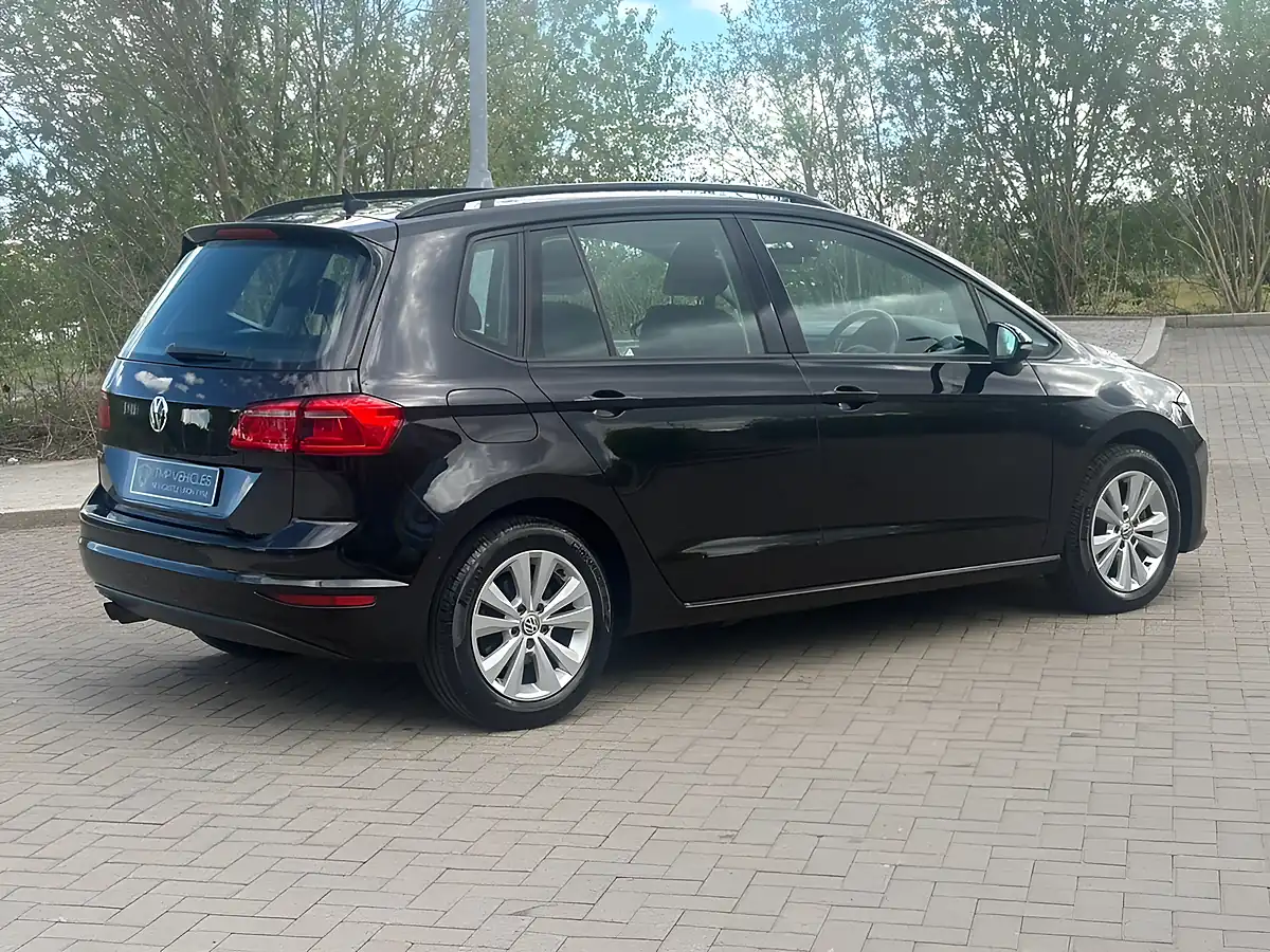 Used 2016 Volkswagen Golf Sv Se Black - Interior and Exterior details 3