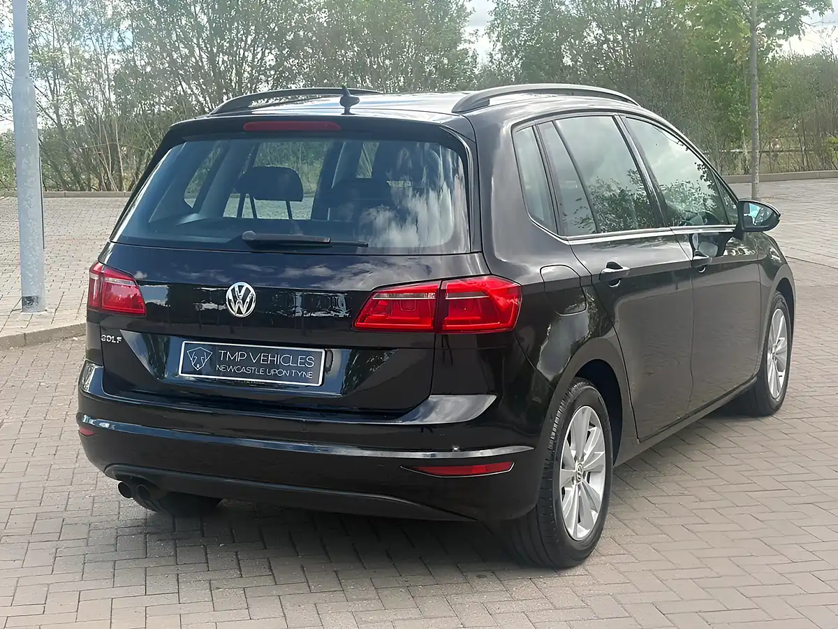 Used 2016 Volkswagen Golf Sv Se Black - Interior and Exterior details 8