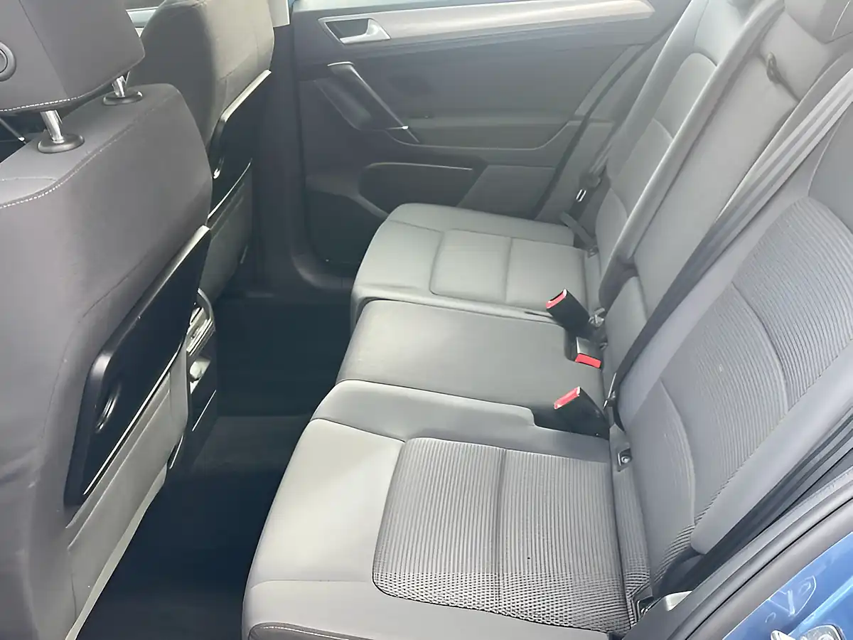 Used 2016 Volkswagen Golf Sv Se Blue - Interior and Exterior details 13