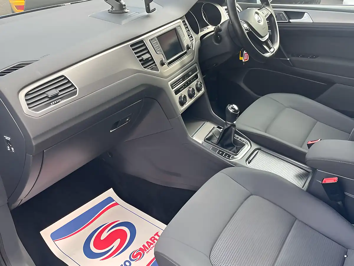 Used 2016 Volkswagen Golf Sv Se Blue - Interior and Exterior details 14