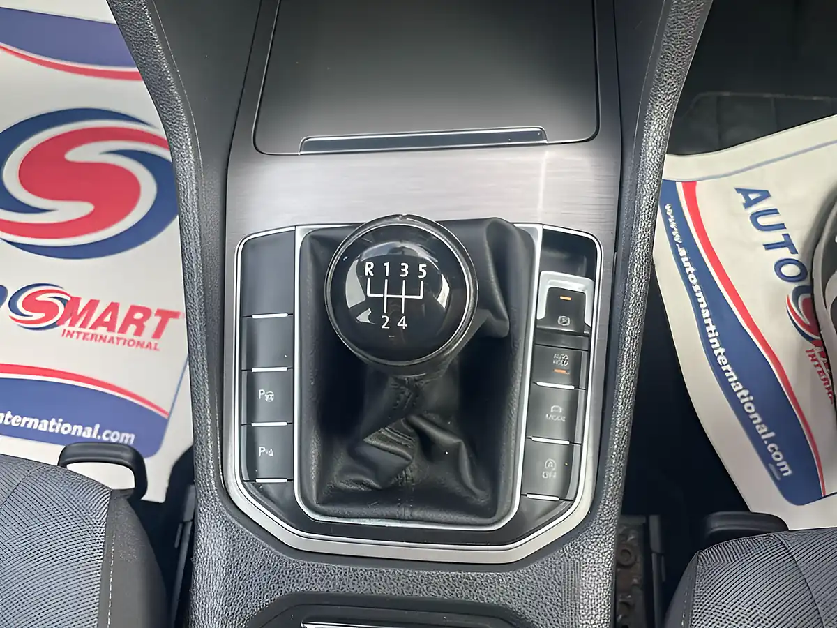 Used 2016 Volkswagen Golf Sv Se Blue - Interior and Exterior details 17