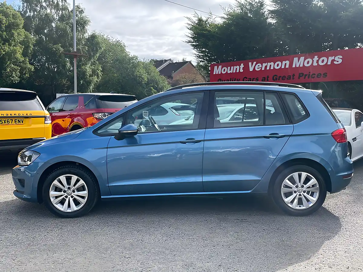 Used 2016 Volkswagen Golf Sv Se Blue - Interior and Exterior details 3