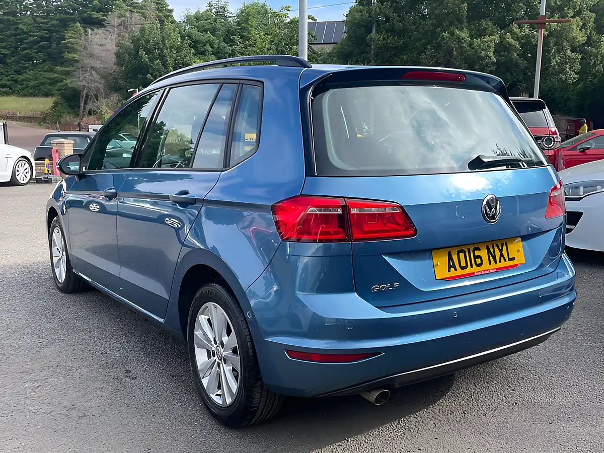 Used 2016 Volkswagen Golf Sv Se Blue - Interior and Exterior details 4