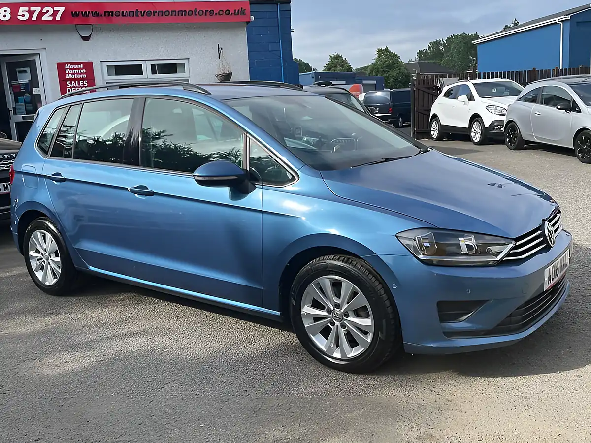 Used 2016 Volkswagen Golf Sv Se Blue - Interior and Exterior details 8