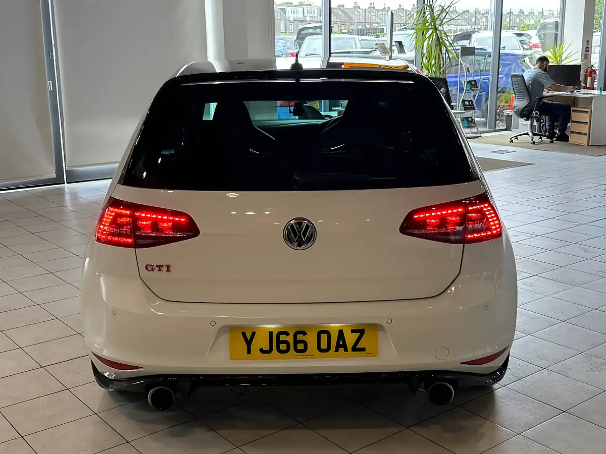 Used 2016 Volkswagen Golf White - Interior and Exterior details 15