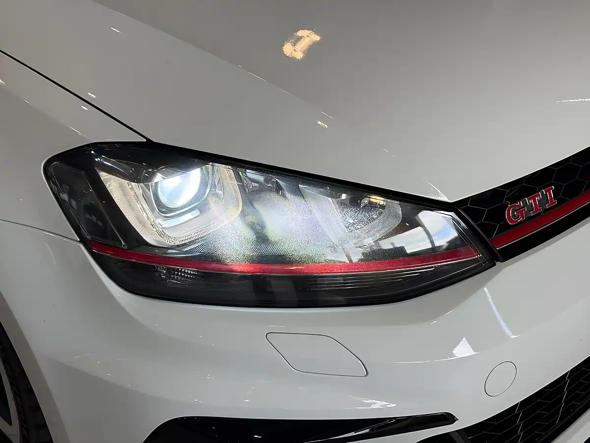 Used 2016 Volkswagen Golf White - Interior and Exterior details 4