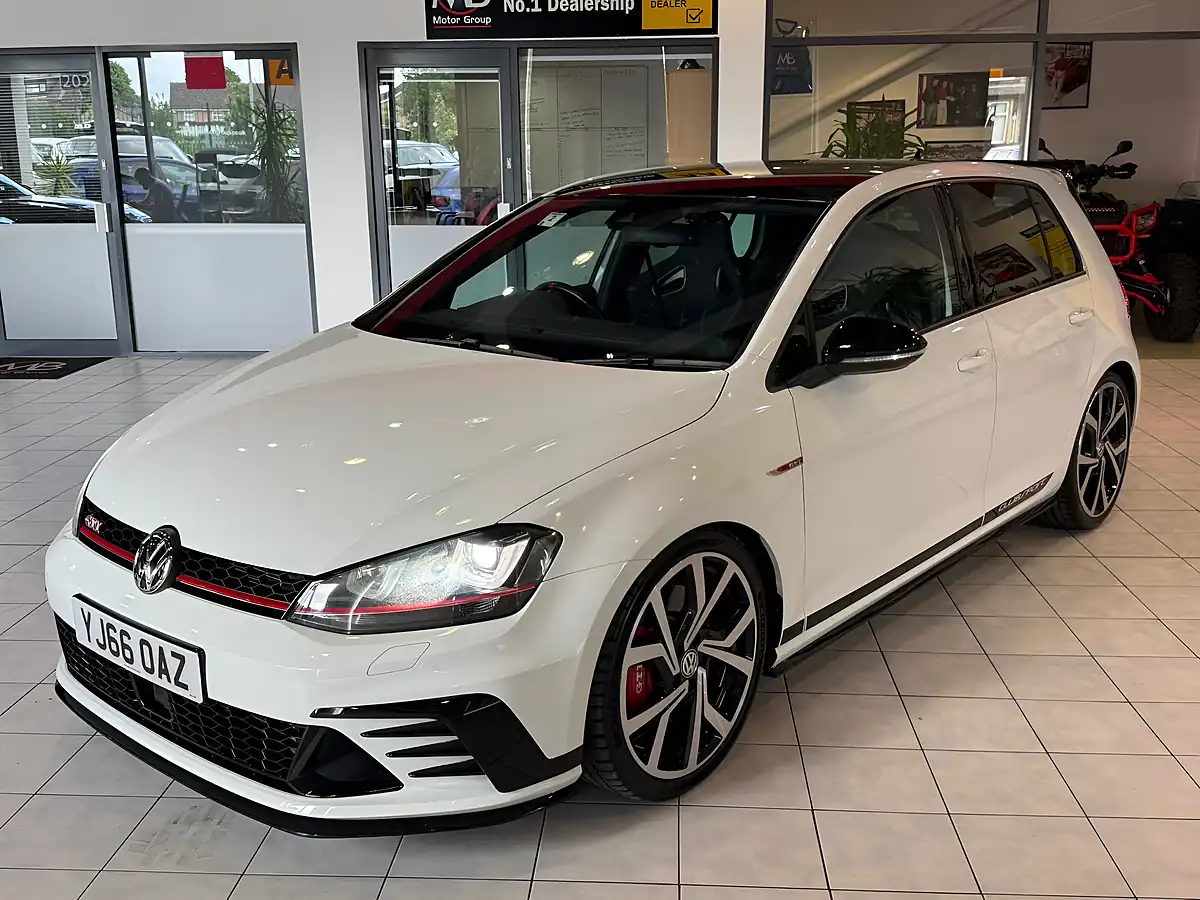 Used 2016 Volkswagen Golf White - Interior and Exterior details 6
