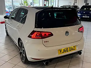 Used 2016 Volkswagen Golf White - Interior and Exterior details 8