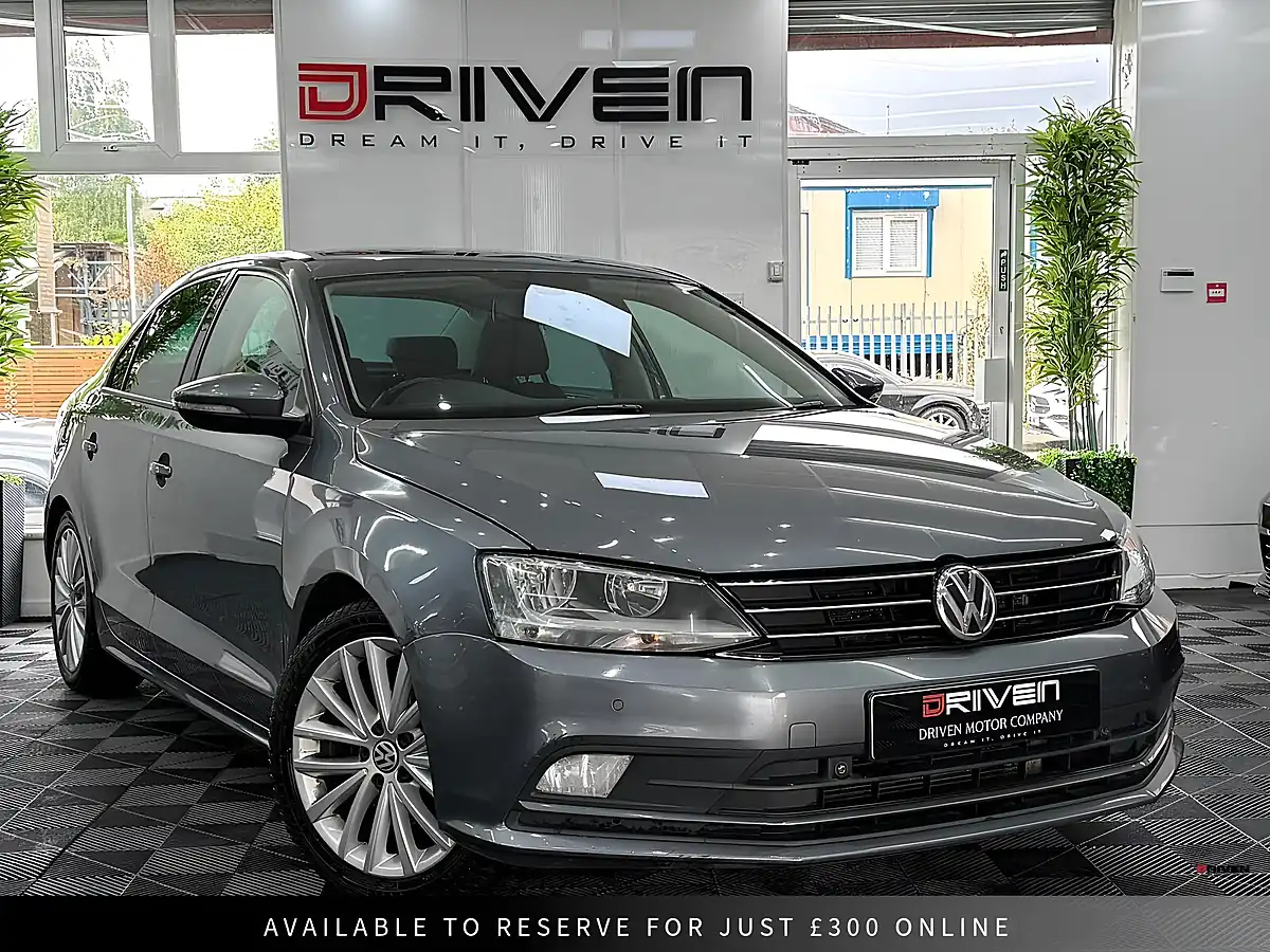 Used 2016 Volkswagen Jetta Se Grey - Front View