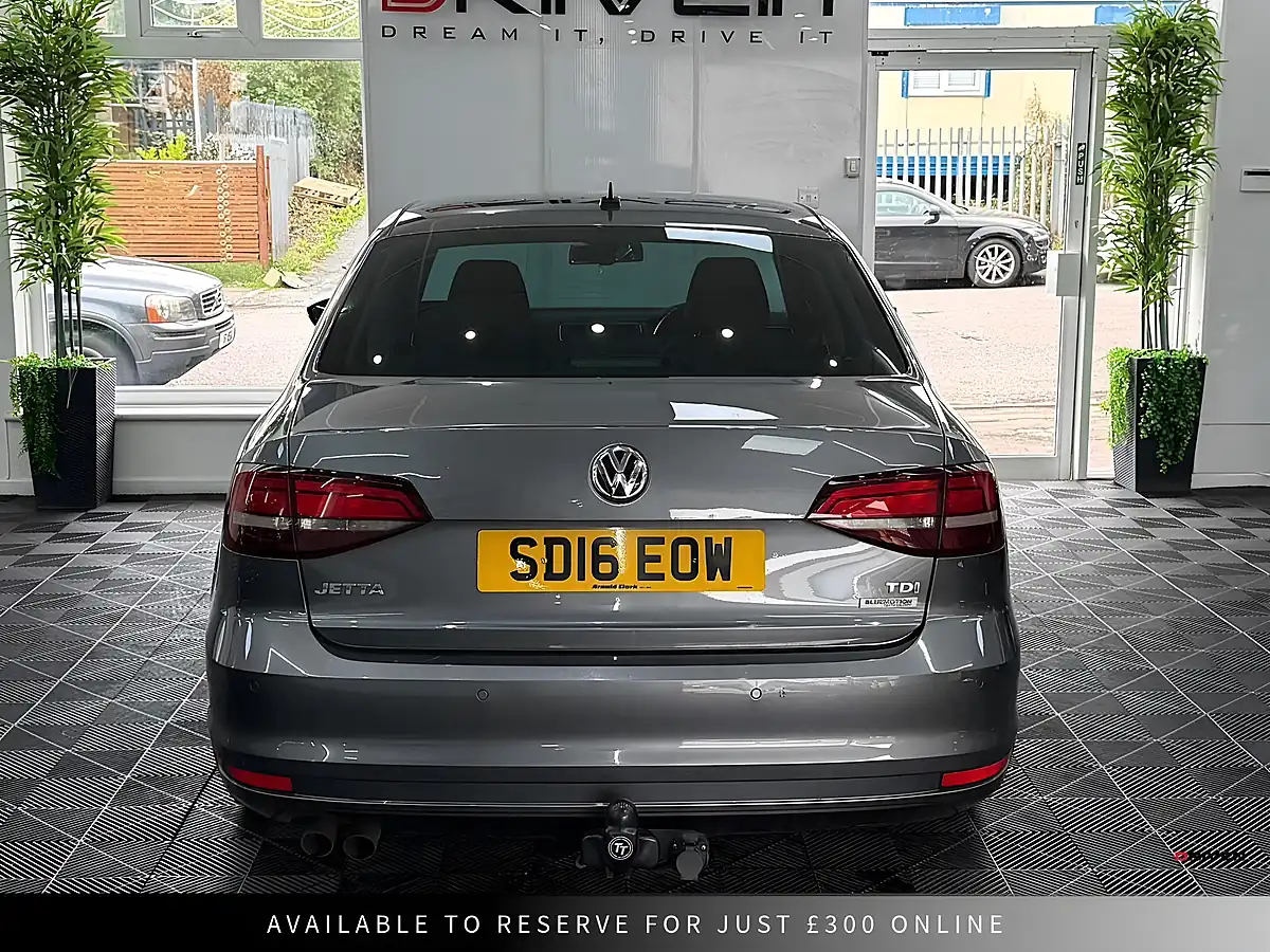 Used 2016 Volkswagen Jetta Se Grey - Interior and Exterior details 10