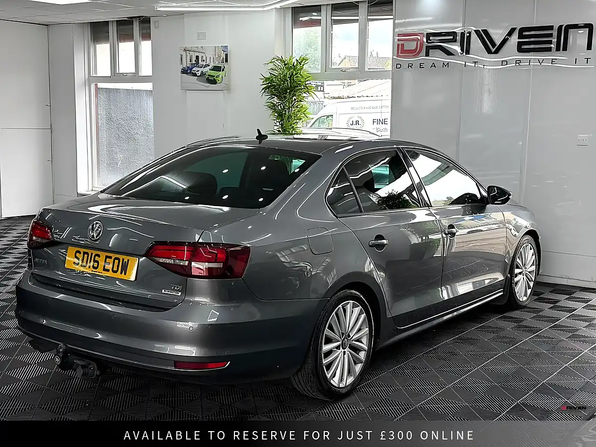 Used 2016 Volkswagen Jetta Se Grey - Interior and Exterior details 12