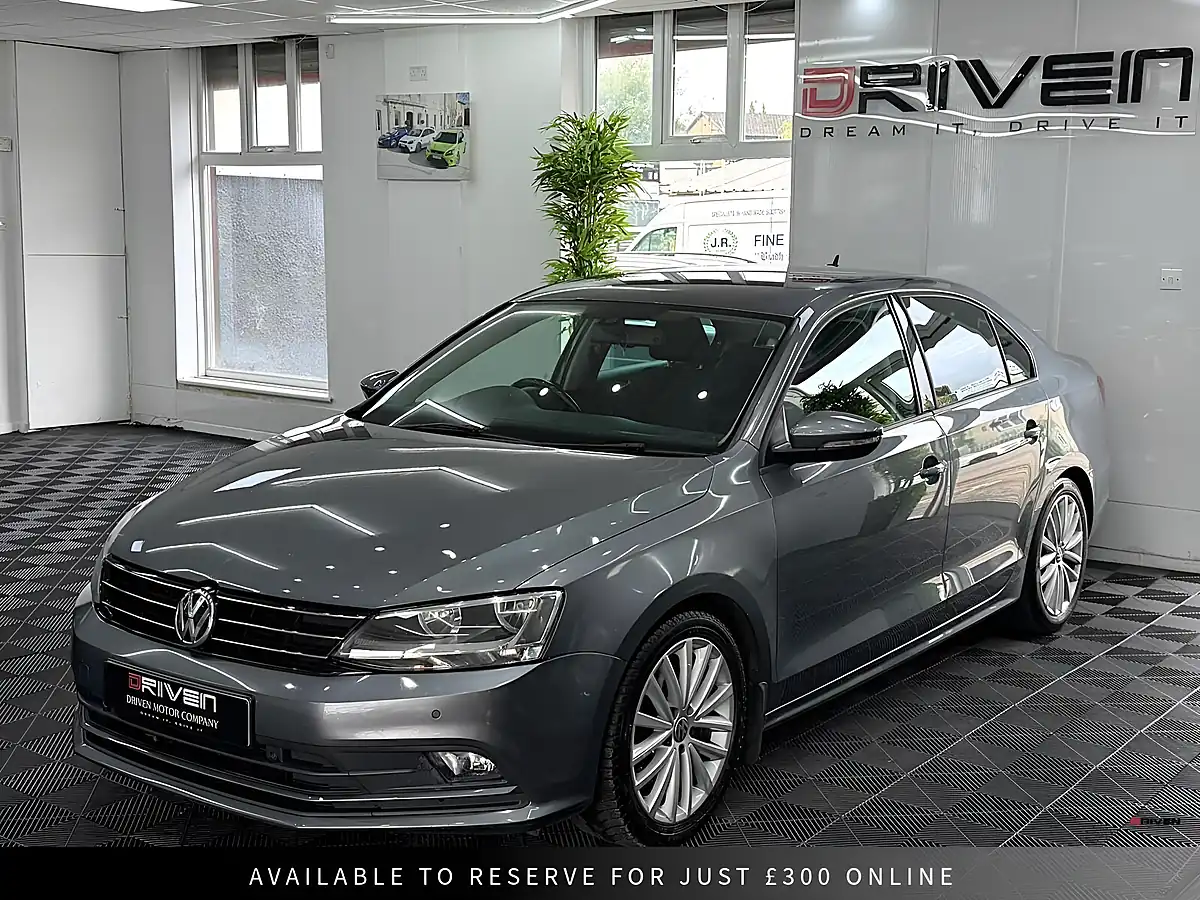 Used 2016 Volkswagen Jetta Se Grey - Interior and Exterior details 6
