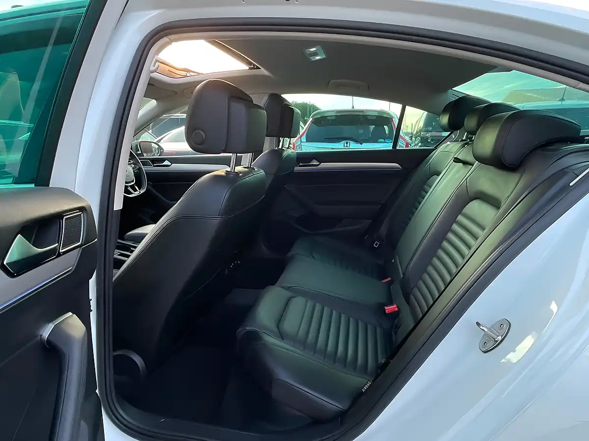 Used 2016 Volkswagen Passat Advance White - Interior and Exterior details 18