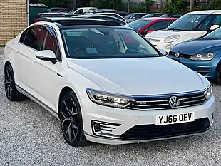 Used 2016 Volkswagen Passat Advance White - Interior and Exterior details 4