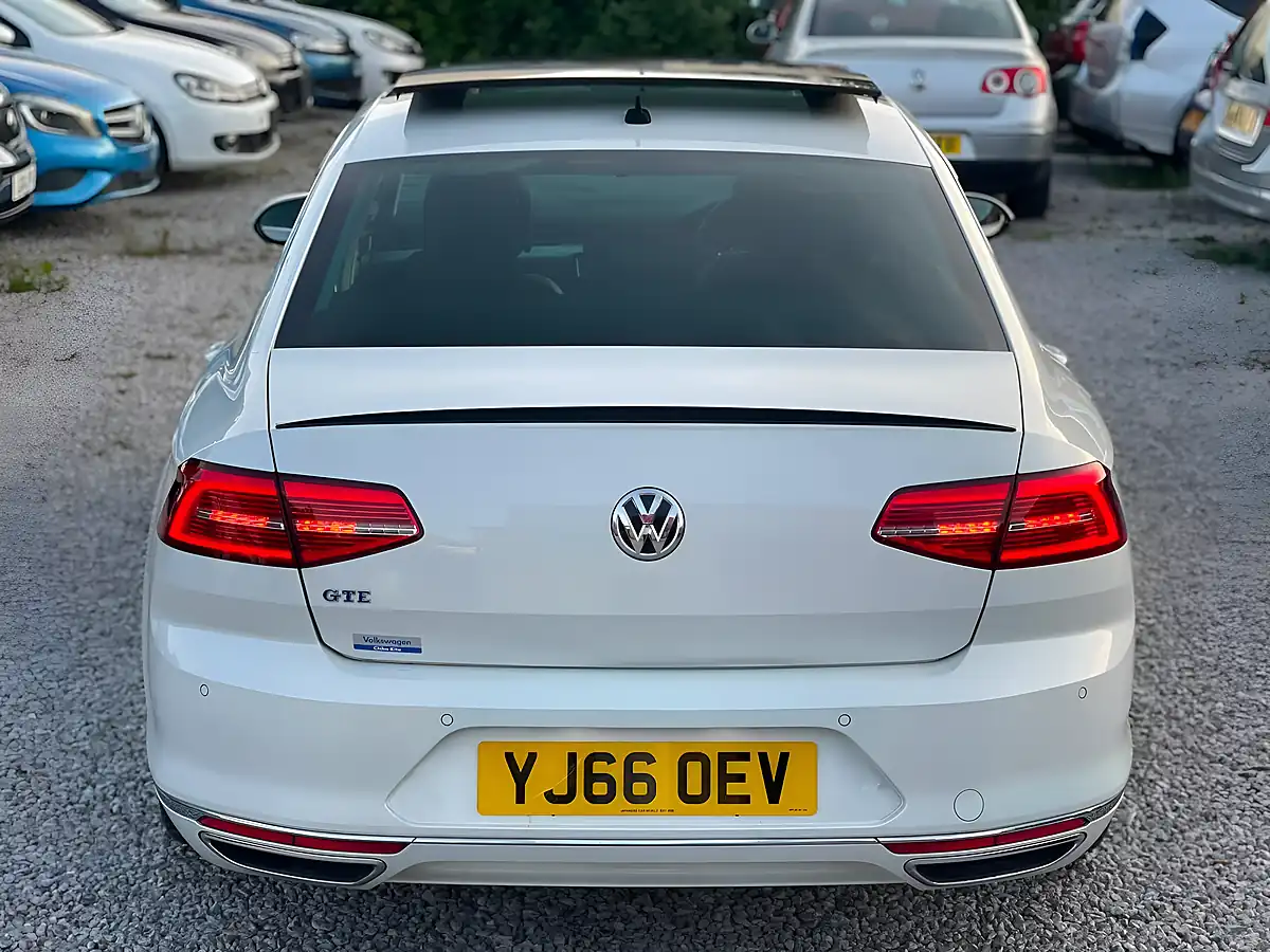 Used 2016 Volkswagen Passat Advance White - Interior and Exterior details 7