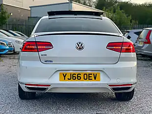 Used 2016 Volkswagen Passat Advance White - Interior and Exterior details 8