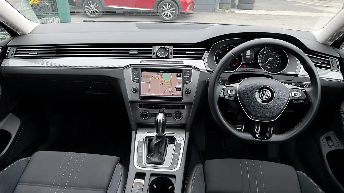 Used 2016 Volkswagen Passat Alltrack Blue - Interior and Exterior details 11