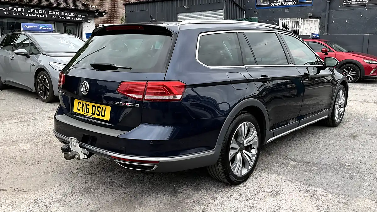 Used 2016 Volkswagen Passat Alltrack Blue - Interior and Exterior details 3