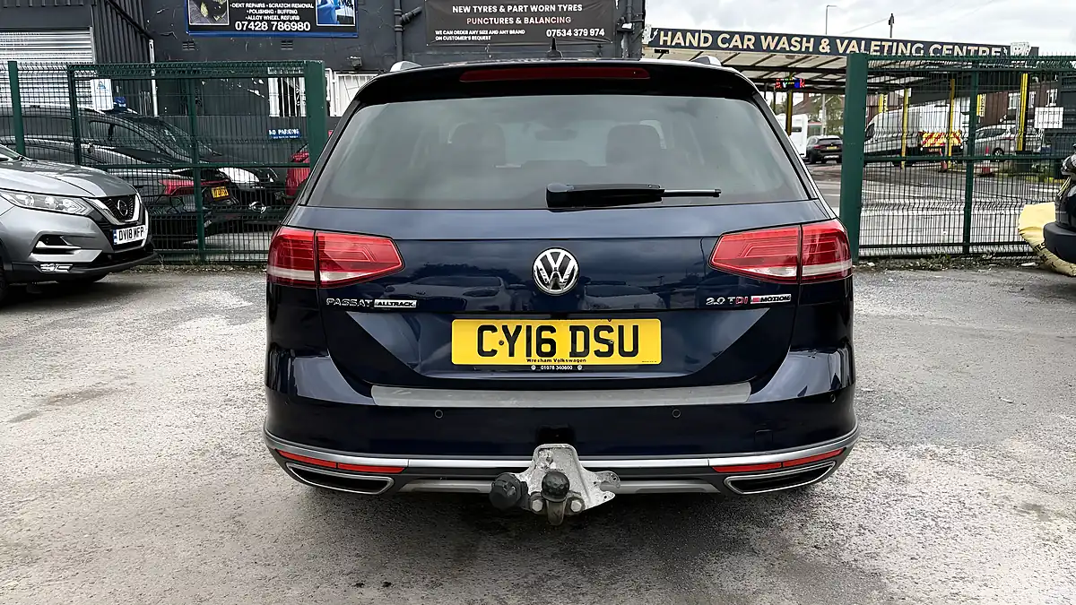 Used 2016 Volkswagen Passat Alltrack Blue - Interior and Exterior details 4