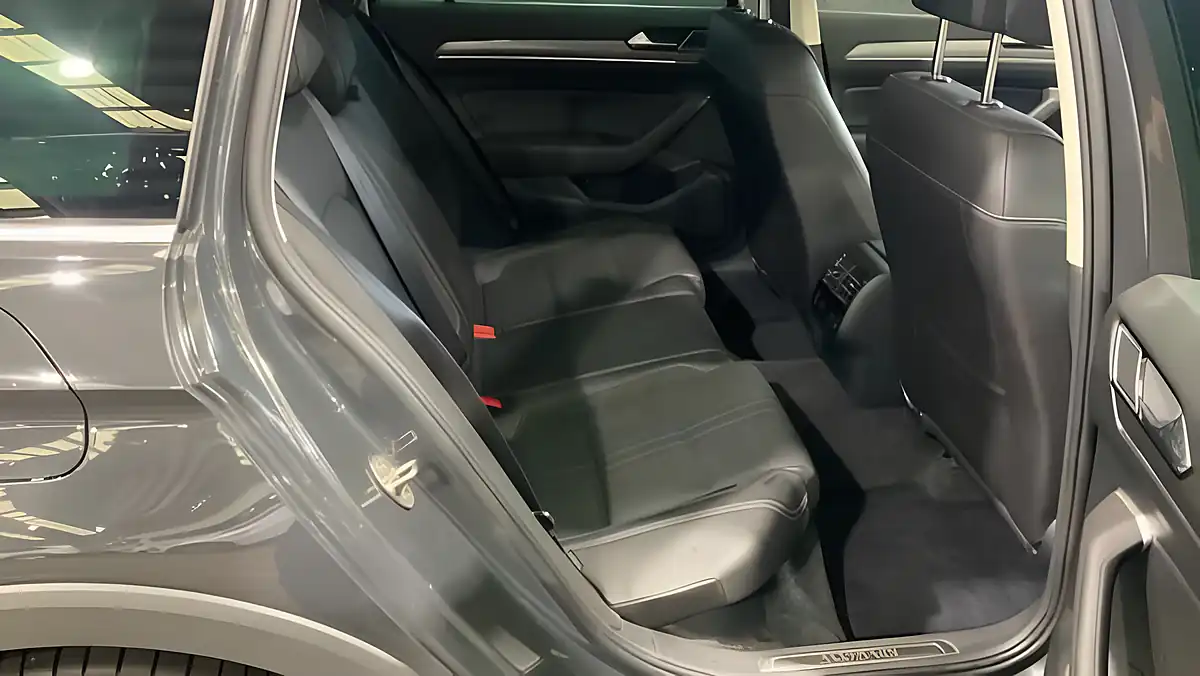 Used 2016 Volkswagen Passat Alltrack Grey - Interior and Exterior details 10