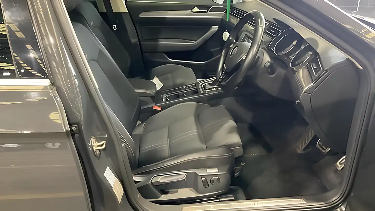 Used 2016 Volkswagen Passat Alltrack Grey - Interior and Exterior details 11