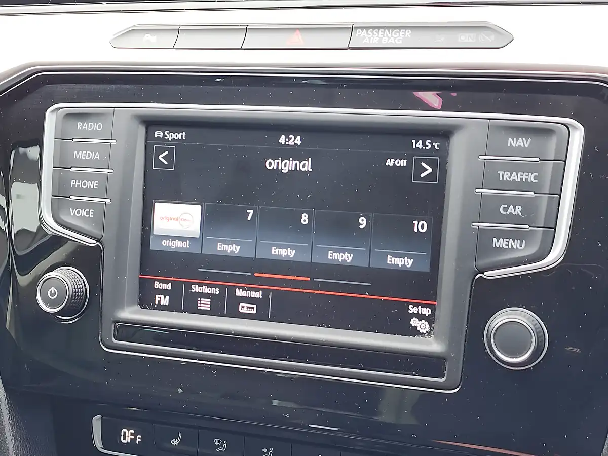 Used 2016 Volkswagen Passat Bluemotion Tech GT Blue - Interior and Exterior details 11