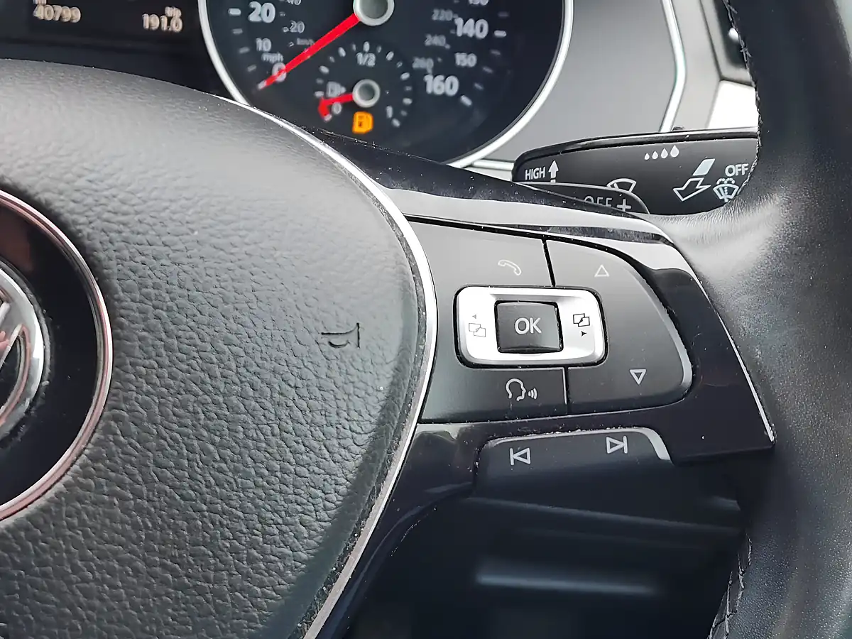 Used 2016 Volkswagen Passat Bluemotion Tech GT Blue - Interior and Exterior details 17