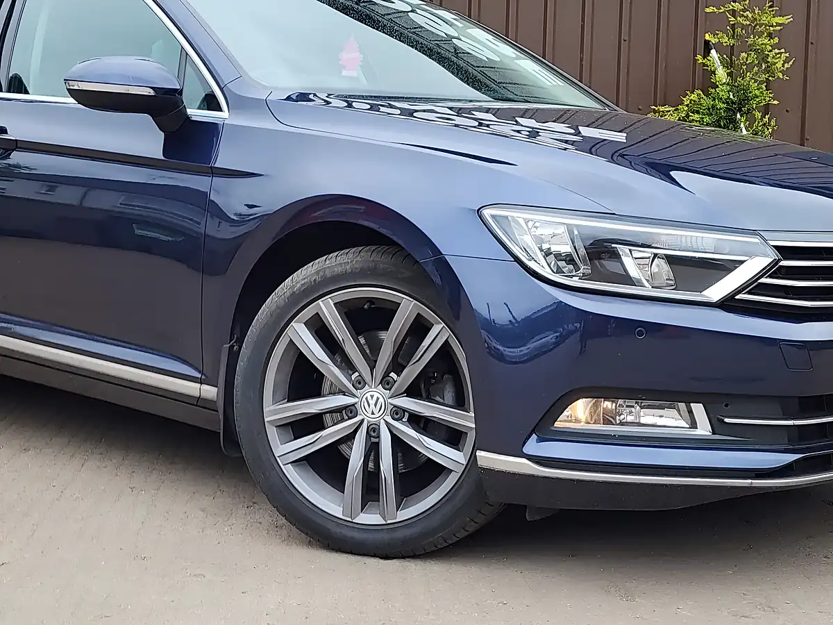 Used 2016 Volkswagen Passat Bluemotion Tech GT Blue - Interior and Exterior details 2