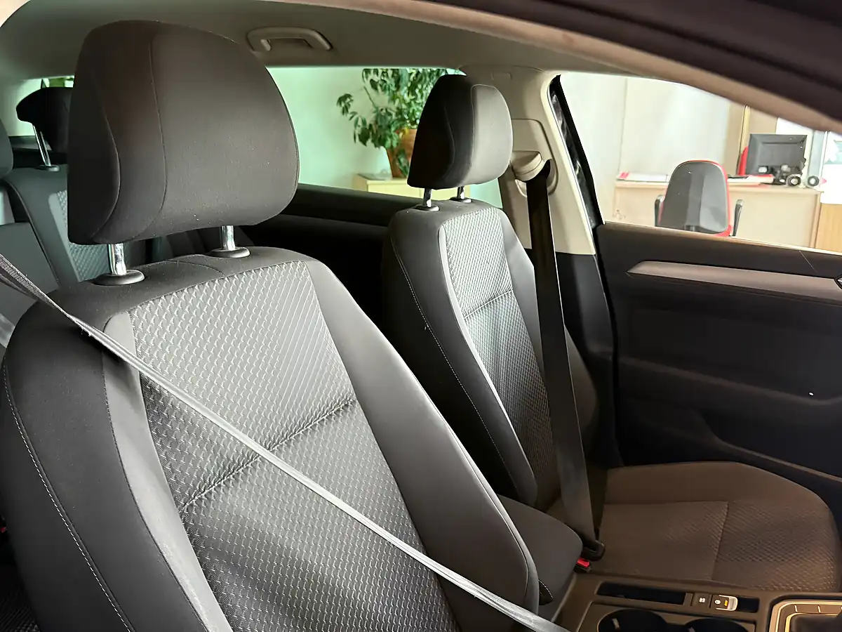 Used 2016 Volkswagen Passat Bluemotion Tech S Black - Interior and Exterior details 12
