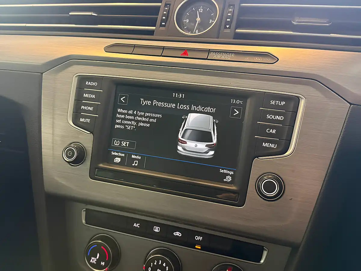 Used 2016 Volkswagen Passat Bluemotion Tech S Black - Interior and Exterior details 14