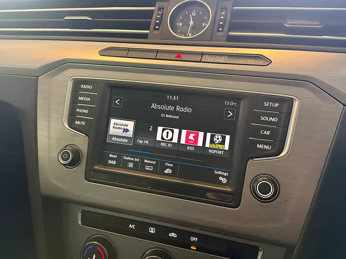 Used 2016 Volkswagen Passat Bluemotion Tech S Black - Interior and Exterior details 16