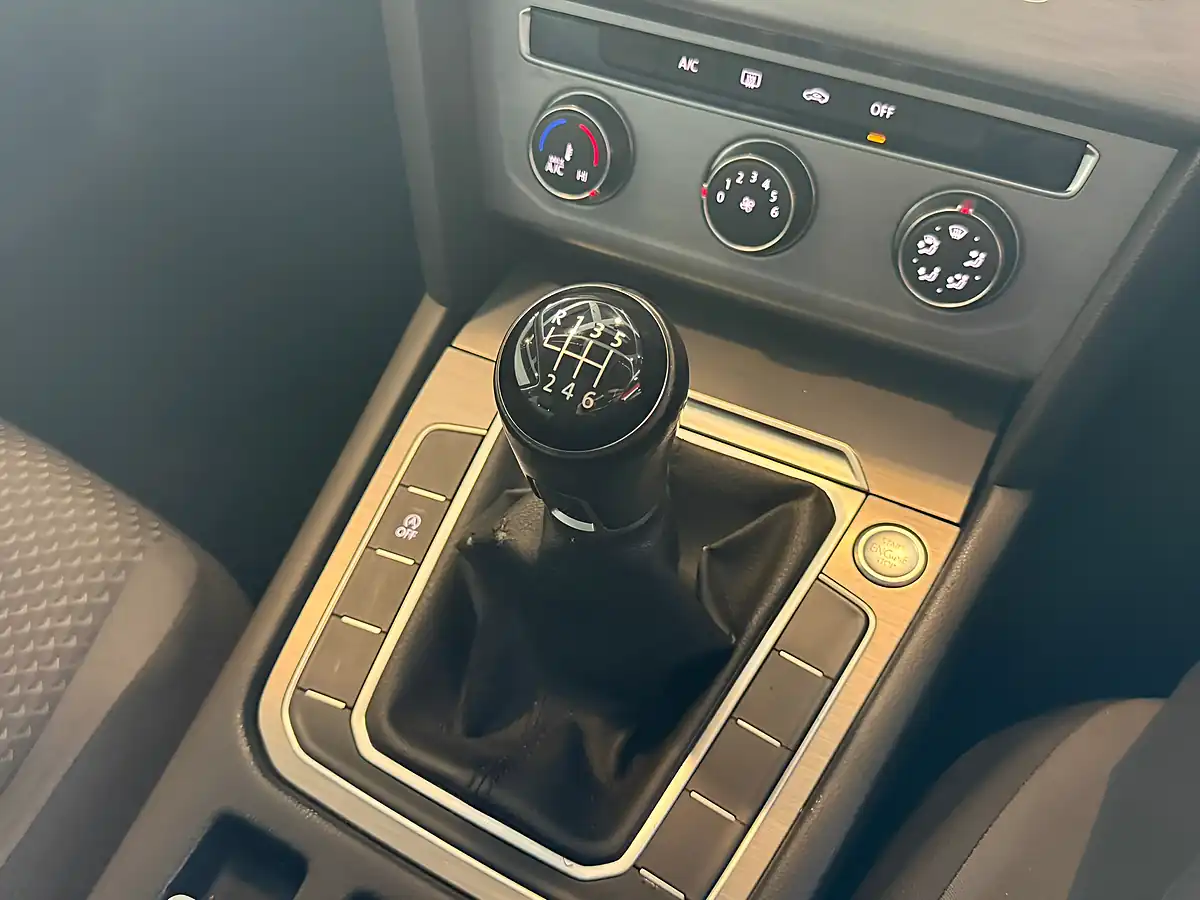 Used 2016 Volkswagen Passat Bluemotion Tech S Black - Interior and Exterior details 18