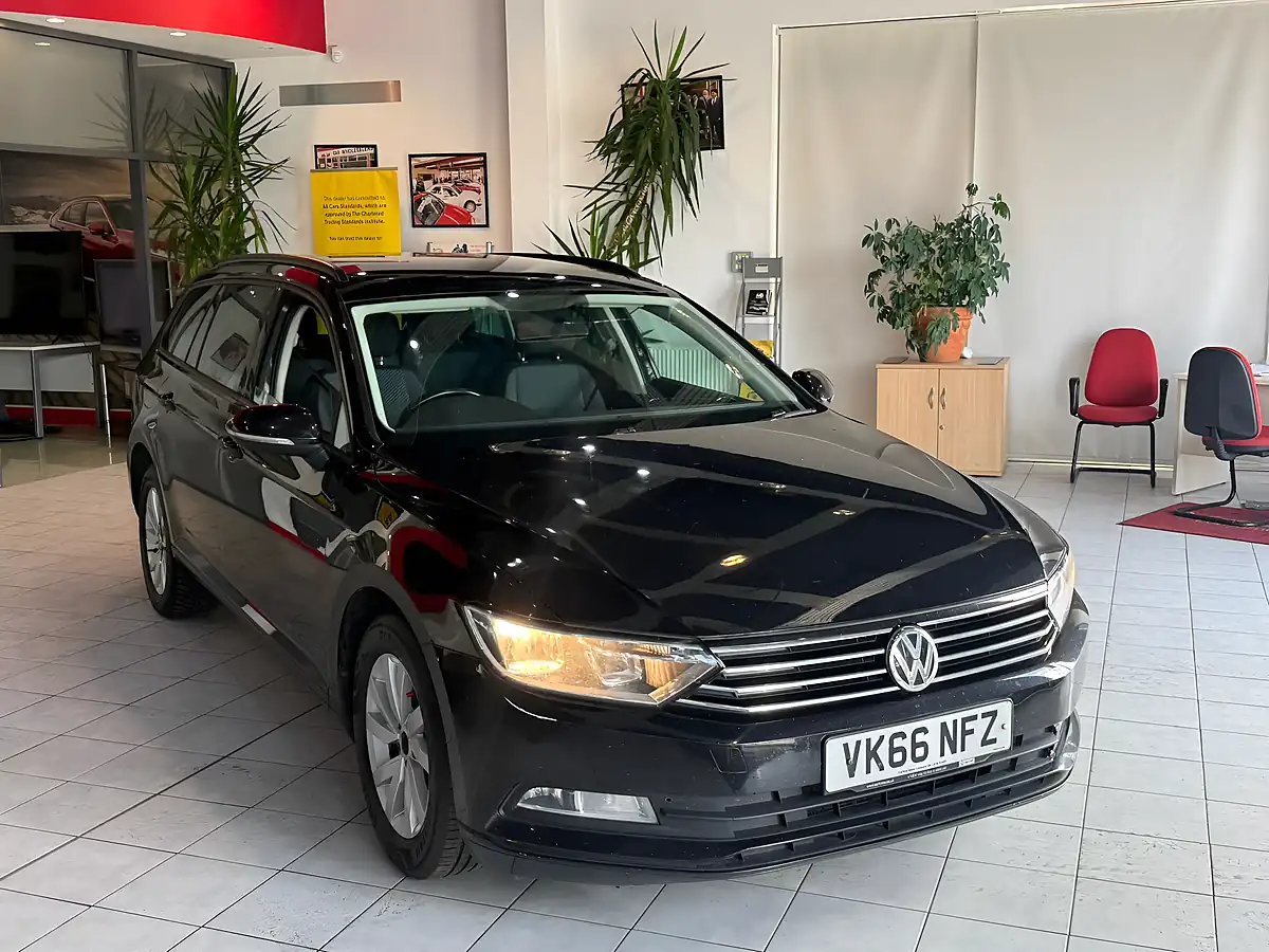 Used 2016 Volkswagen Passat Bluemotion Tech S Black - Interior and Exterior details 2