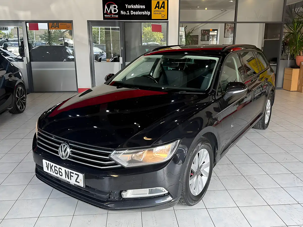 Used 2016 Volkswagen Passat Bluemotion Tech S Black - Interior and Exterior details 5