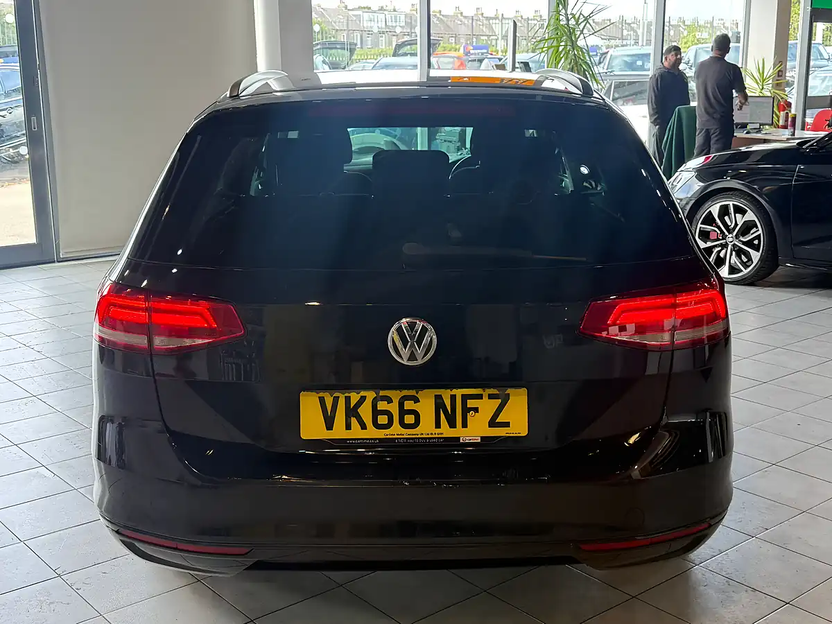 Used 2016 Volkswagen Passat Bluemotion Tech S Black - Interior and Exterior details 8