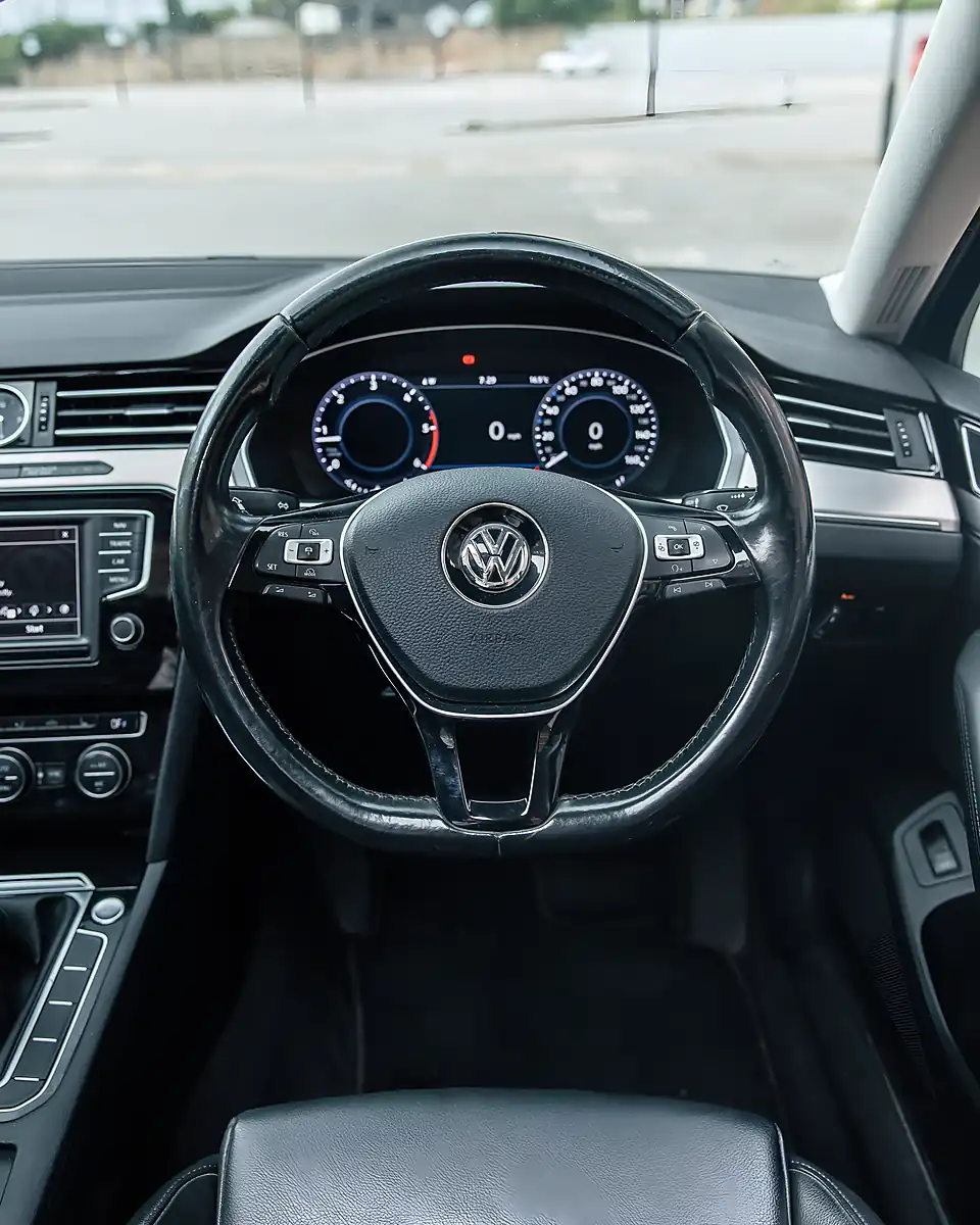 Used 2016 Volkswagen Passat GT Black - Interior and Exterior details 19