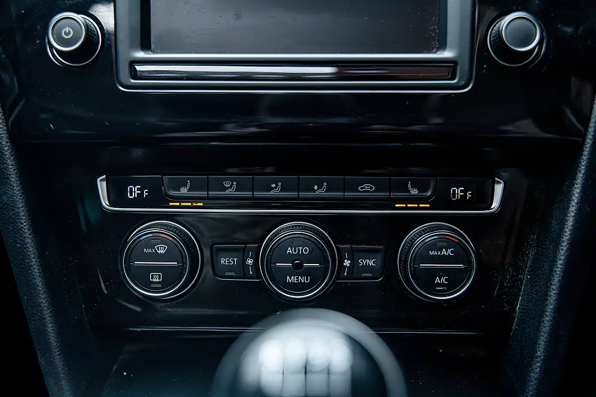 Used 2016 Volkswagen Passat GT Black - Interior and Exterior details 20