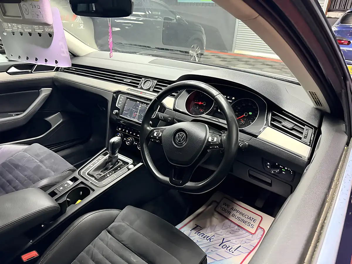 Used 2016 Volkswagen Passat GT Blue - Interior and Exterior details 13