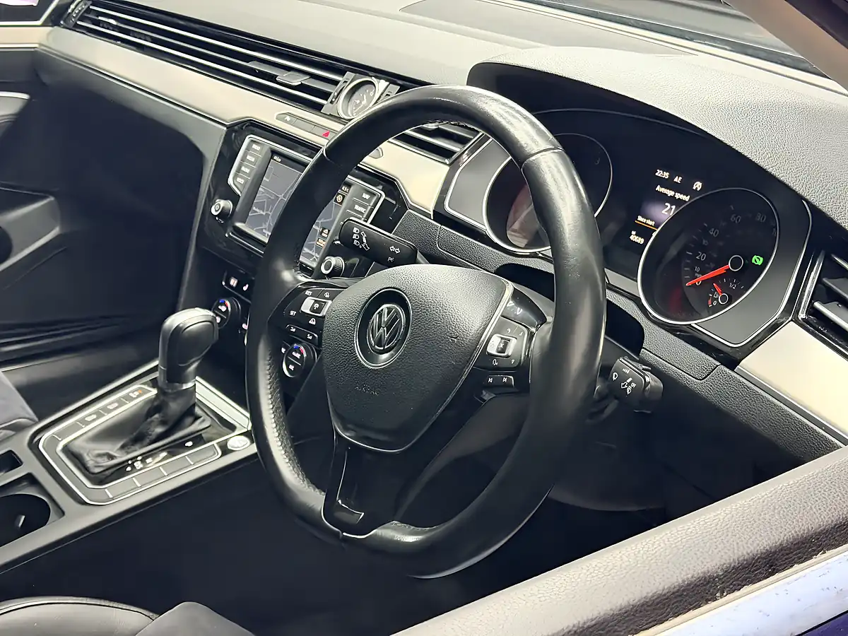 Used 2016 Volkswagen Passat GT Blue - Interior and Exterior details 14