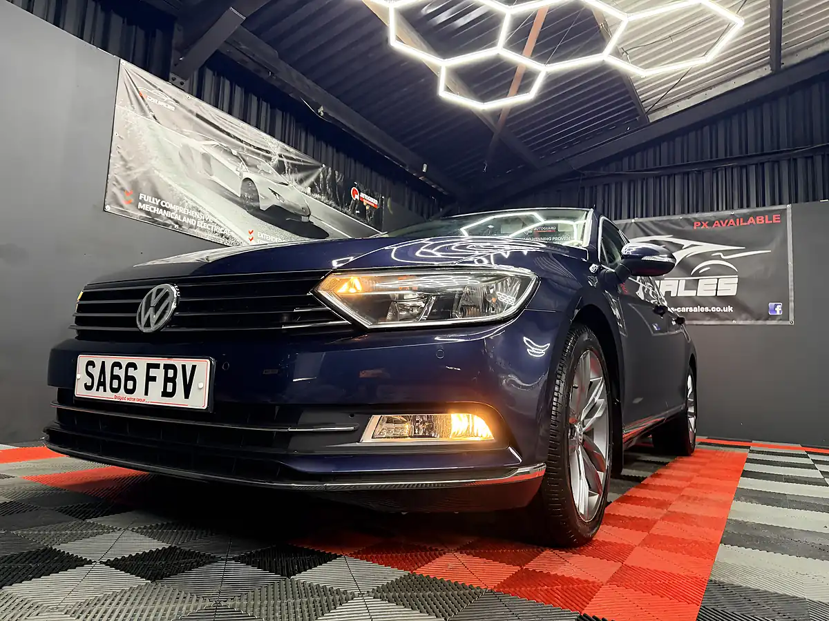 Used 2016 Volkswagen Passat GT Blue - Interior and Exterior details 19