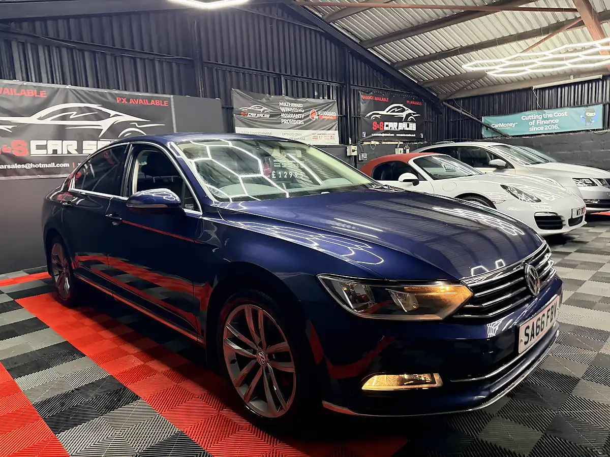 Used 2016 Volkswagen Passat GT Blue - Interior and Exterior details 3