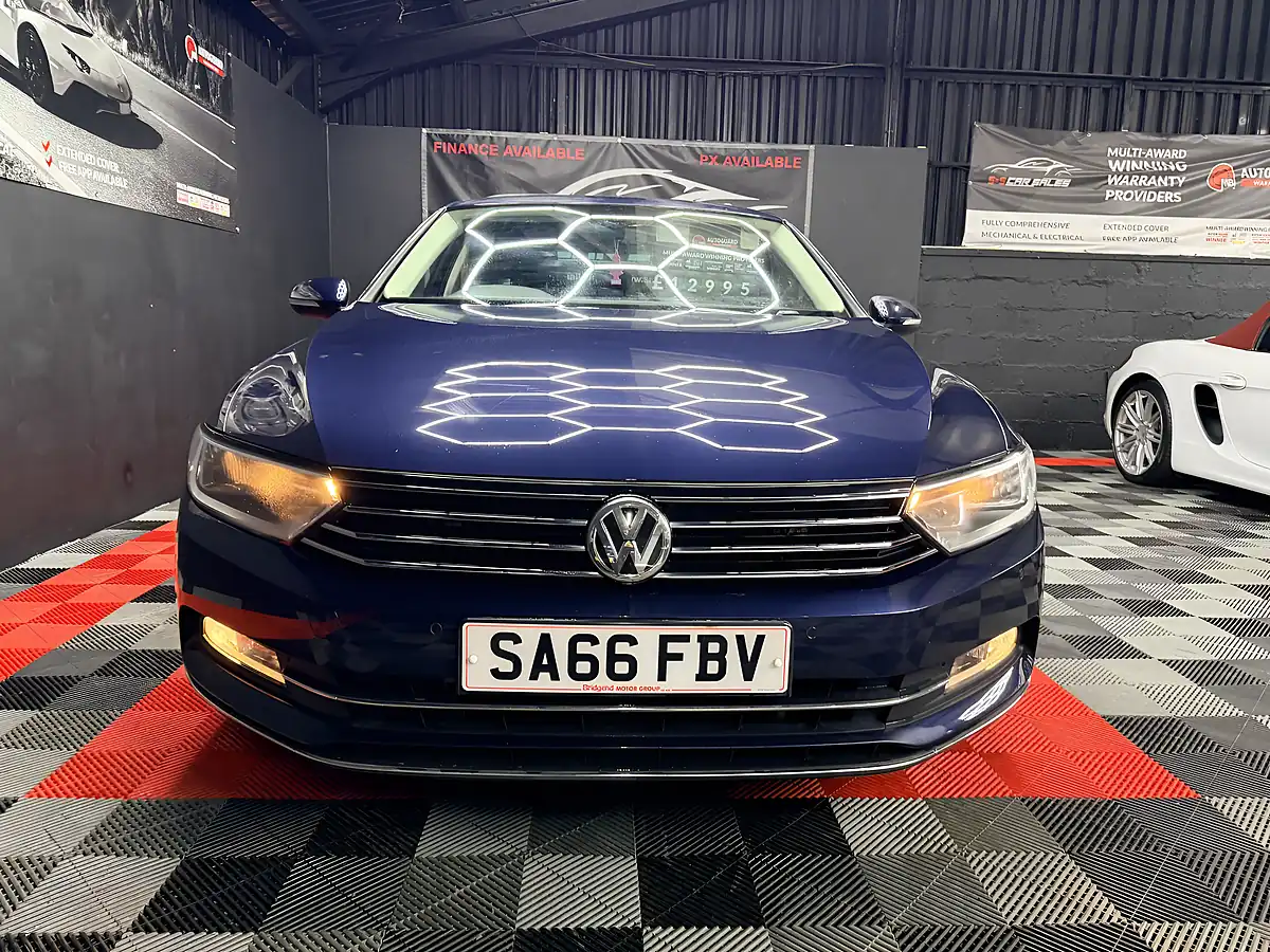 Used 2016 Volkswagen Passat GT Blue - Interior and Exterior details 6