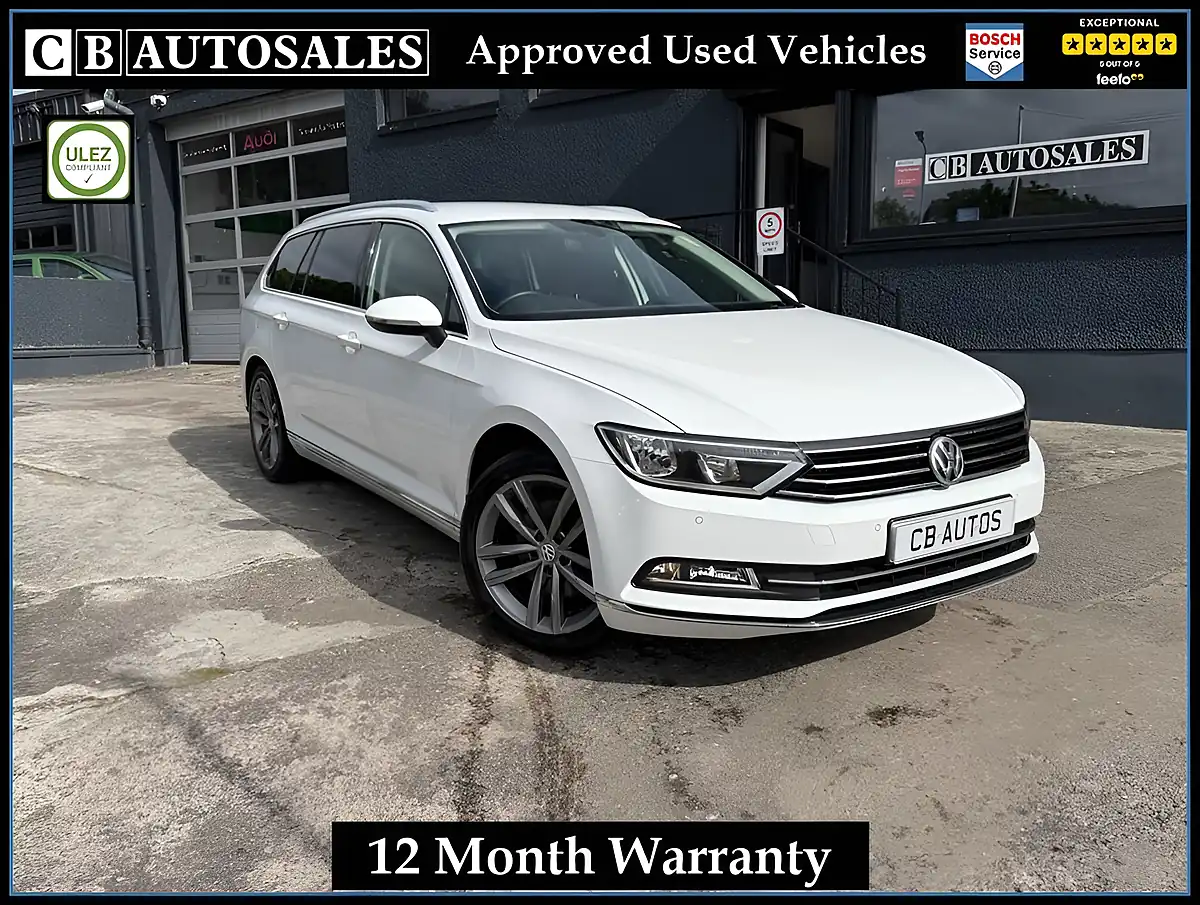 Used 2016 Volkswagen Passat GT White - Front View