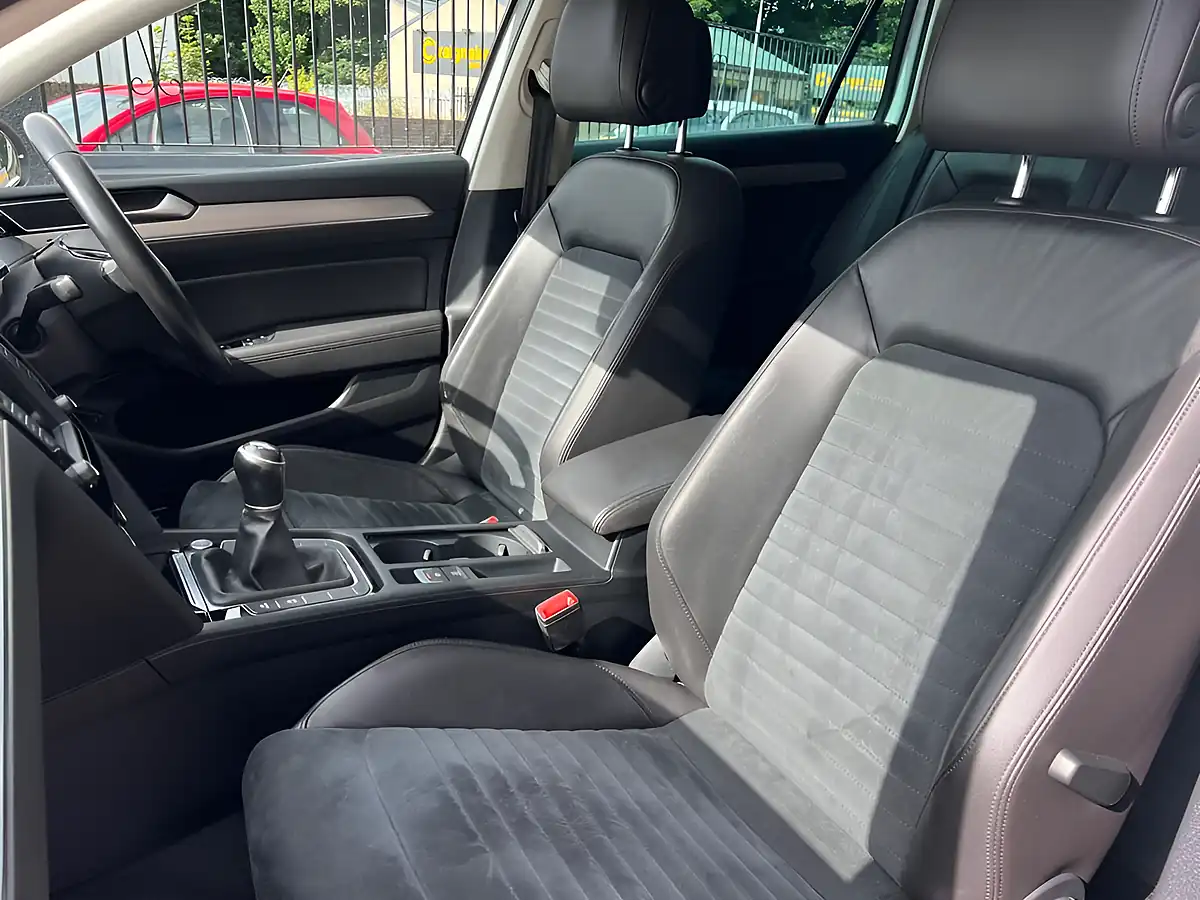 Used 2016 Volkswagen Passat GT White - Interior and Exterior details 12