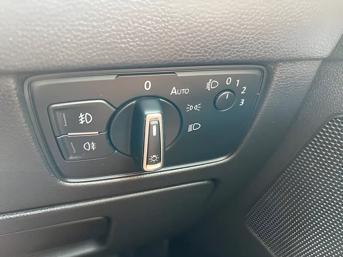 Used 2016 Volkswagen Passat GT White - Interior and Exterior details 14